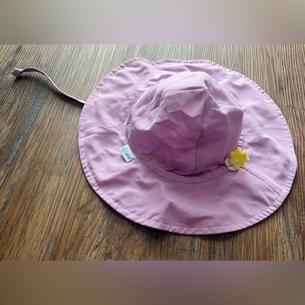 Green Sprouts / i play. Baby Flap Sun Swim Hat Lavender 0-6 mos